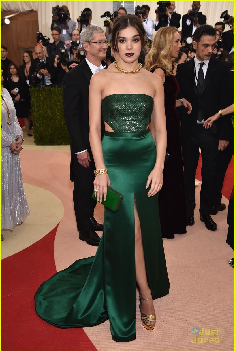Hailee Steinfeld Will Attend Her 8th Met Gala Tonight in NYC! Photo