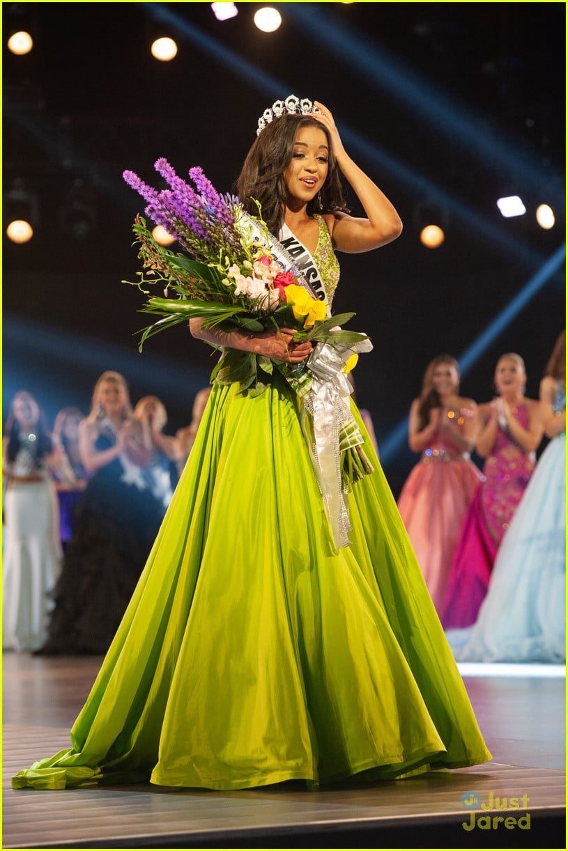hailey colborn crowning moment miss teen usa 01