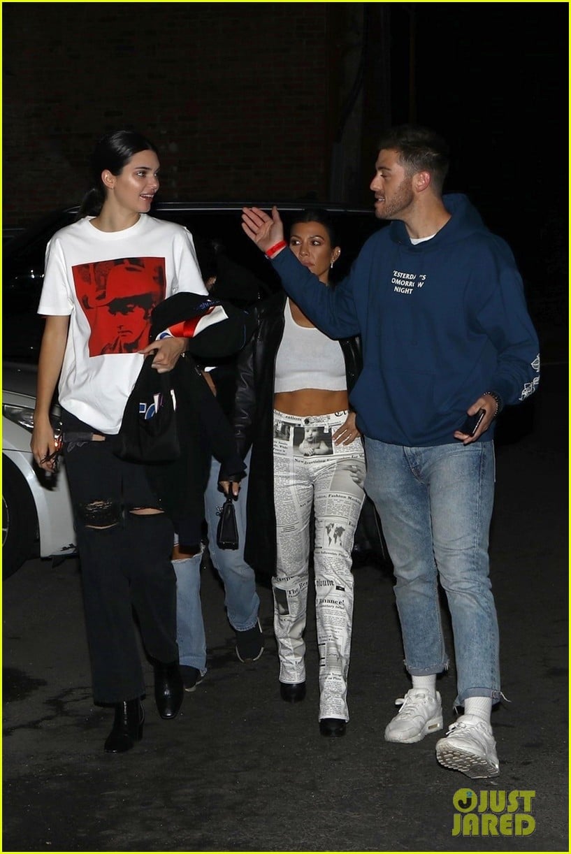 Full Sized Photo of kourtney kardashian and kendall jenner check out ...