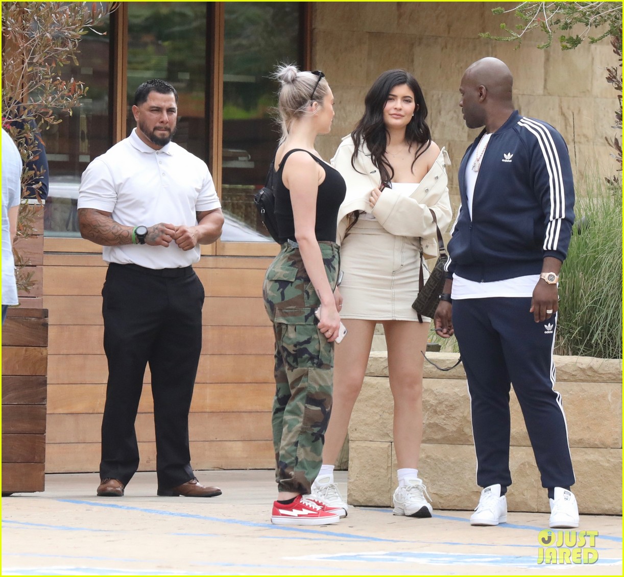 Full Sized Photo of kylie jenner holds hands with anastasia ...