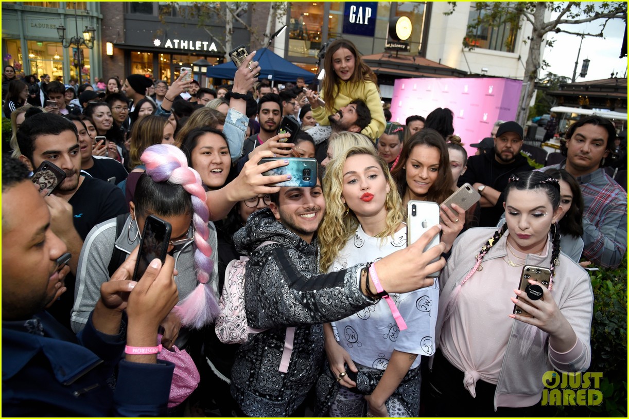 miley cyrus converse collection