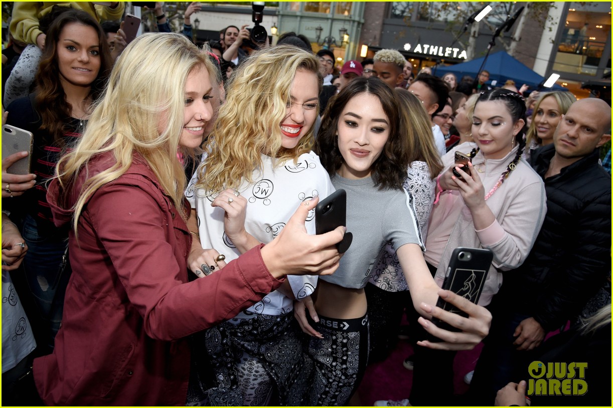 miley cyrus converse collection