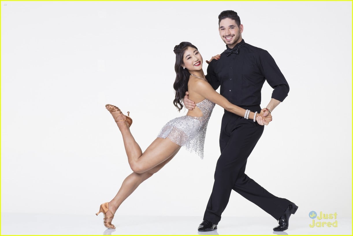 Mirai Nagasu Gets Piggyback Ride From Boyfriend Darian Weiss After DWTS(00)