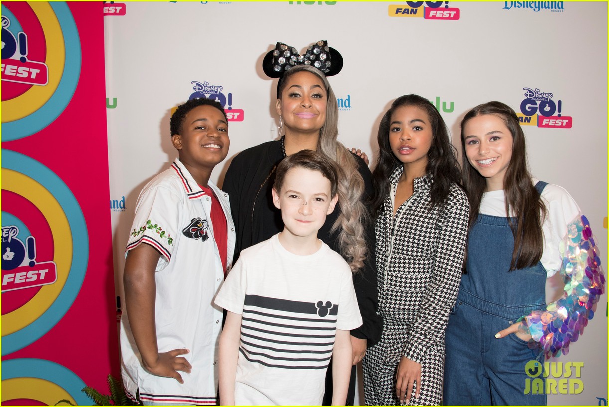 Raven Symone Joins 'Raven's Home' Cast at Disney Channel GO! Fan Fest ...