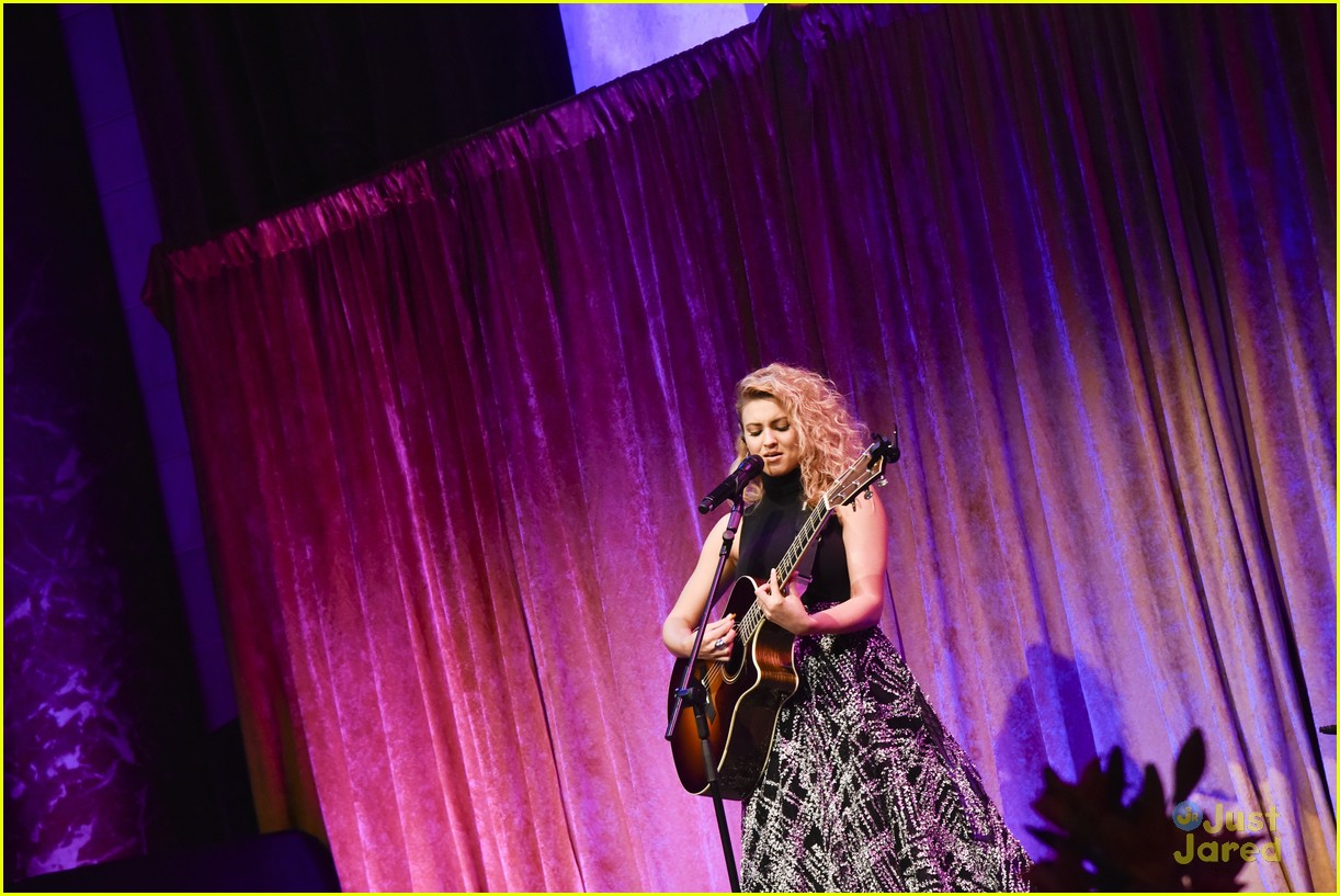 Tori Kelly Brightens Up Project Sunshine's Benefit Celebration 2018