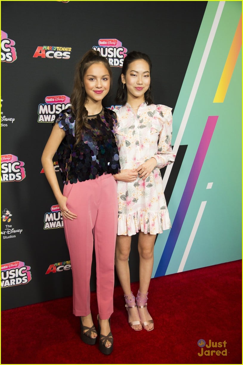 Bizaardvark's Olivia Rodrigo, Madison Hu & DeVore Ledridge Go Glam For