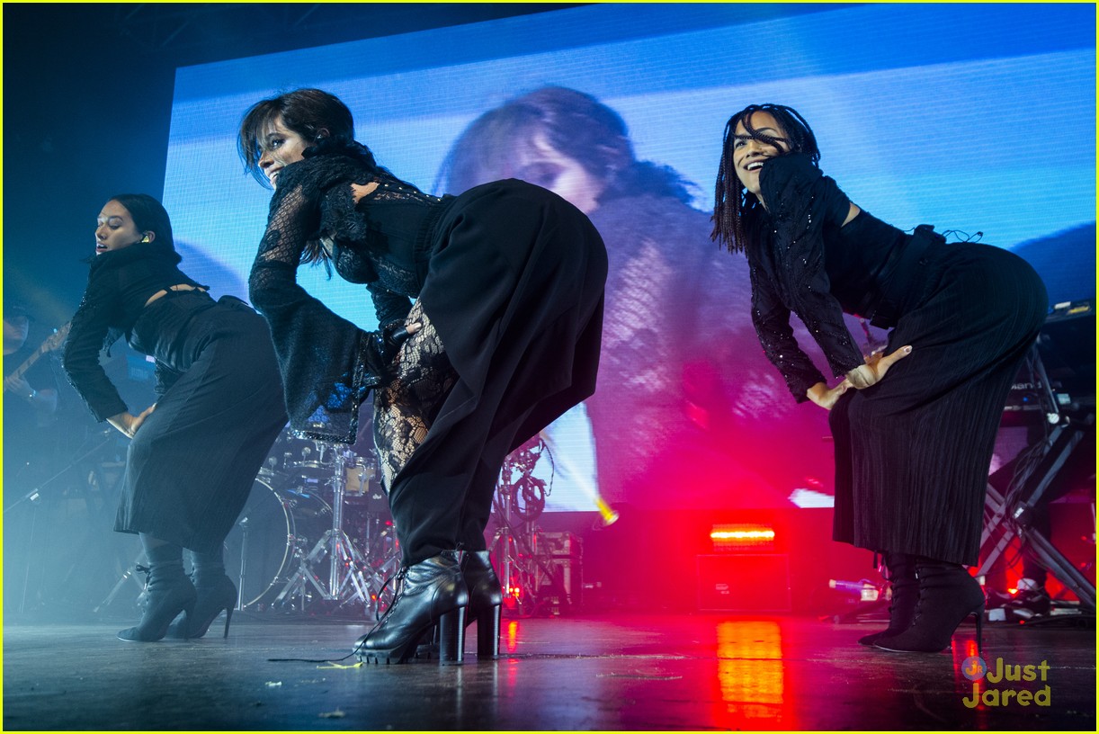 Full Sized Photo of camila cabello glasgow concert pics 10 Camila