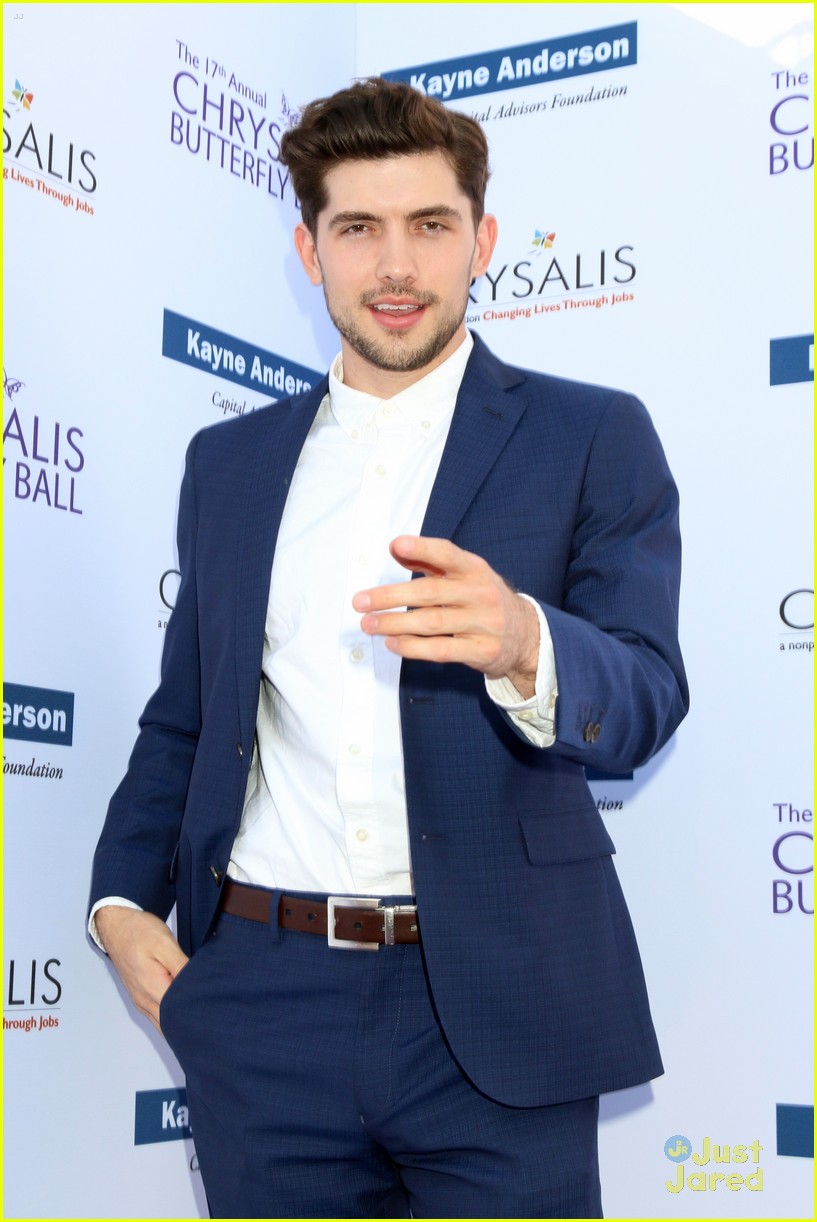 Carter Jenkins Couples Up With Girlfriend Sierra Swartz at Chrysalis