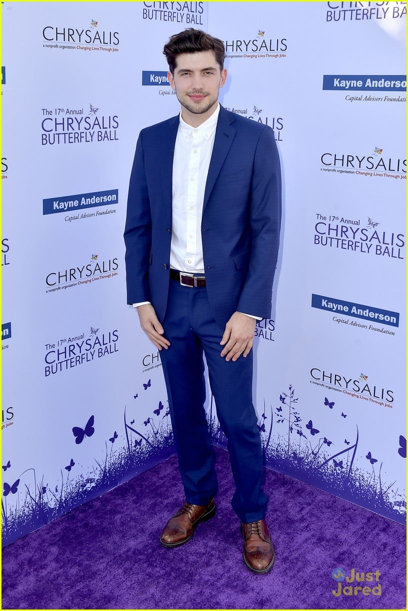 Carter Jenkins Couples Up With Girlfriend Sierra Swartz at Chrysalis