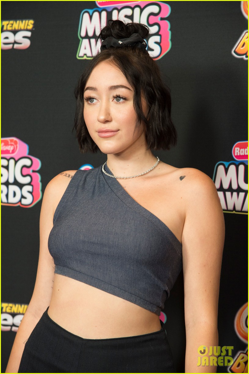 Noah Cyrus Keeps It Chic At Radio Disney Music Awards 2018 Photo 1169041 Photo Gallery 0998