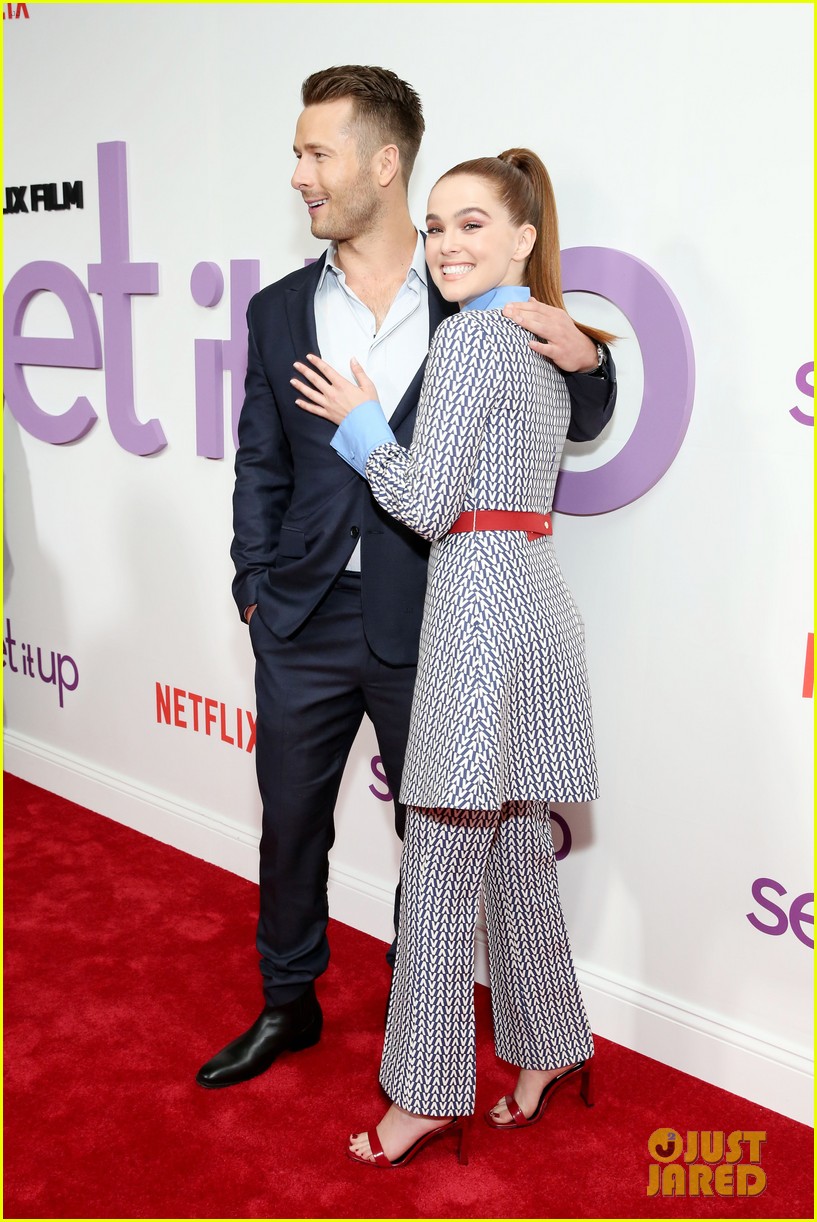 Full Sized Photo of zoey deutch glen powell set it up screening 05