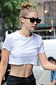 gigi hadid shows off her toned abs in nyc 04