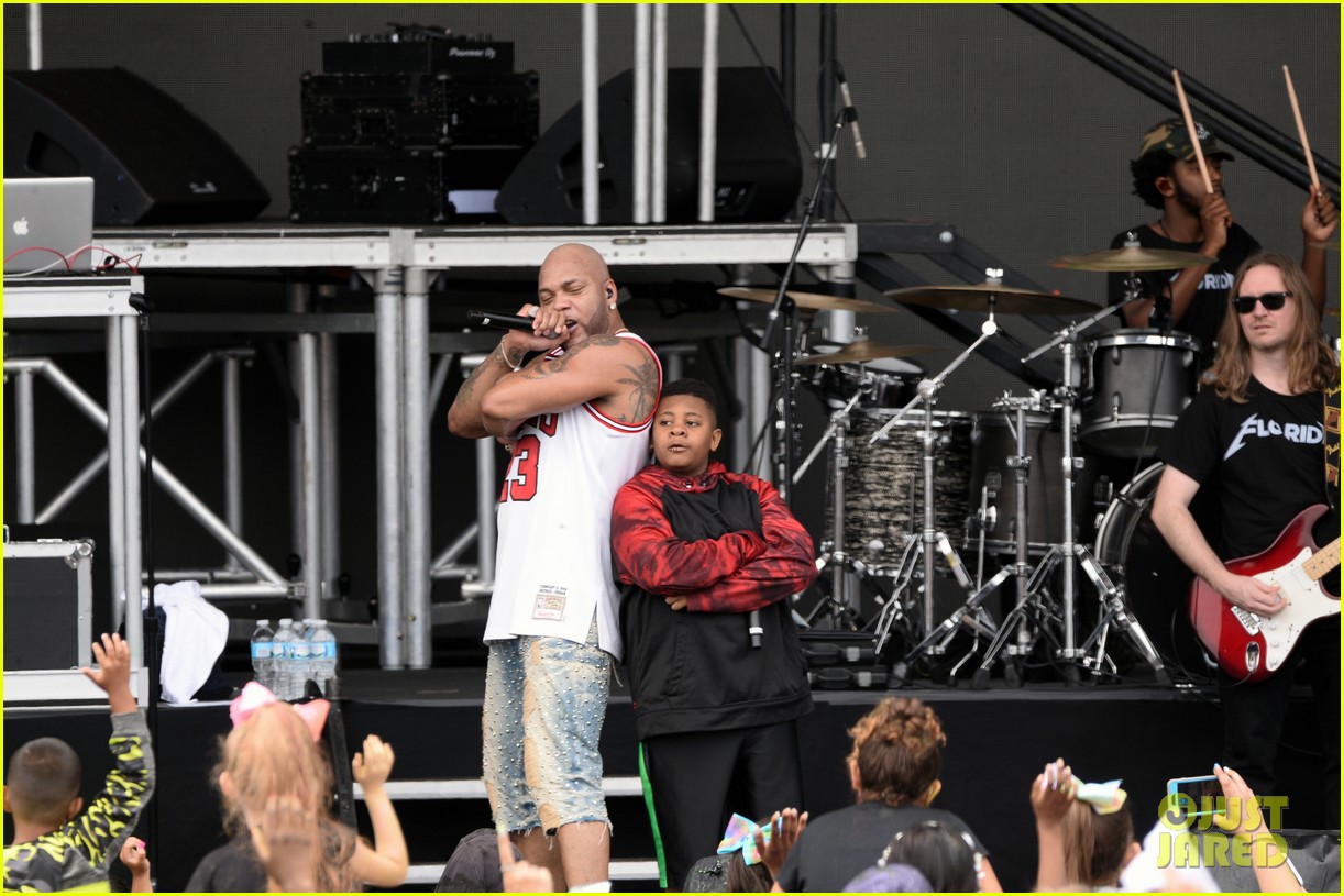 JoJo Siwa Rocks Out at Nickelodeon SlimeFest! | Photo 1165505 - Photo