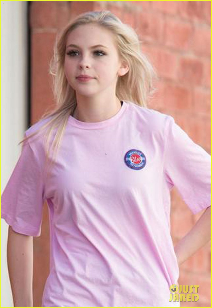 Full Sized Photo of jordyn jones prepares for vidcon performance 04