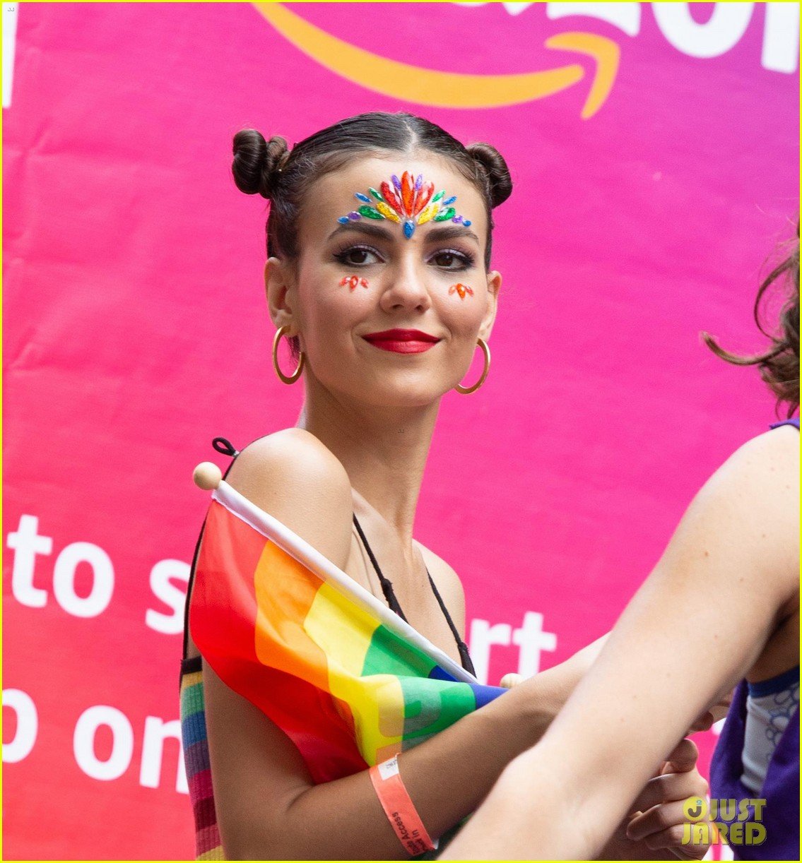 Victoria Justice Shows Her Colors At Nyc Pride Parade 2018 Photo 1169570 Photo Gallery