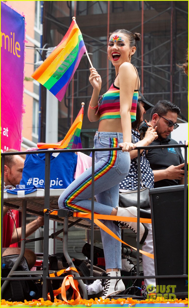 Victoria Justice Shows Her Colors at NYC Pride Parade 2018! | Photo ...