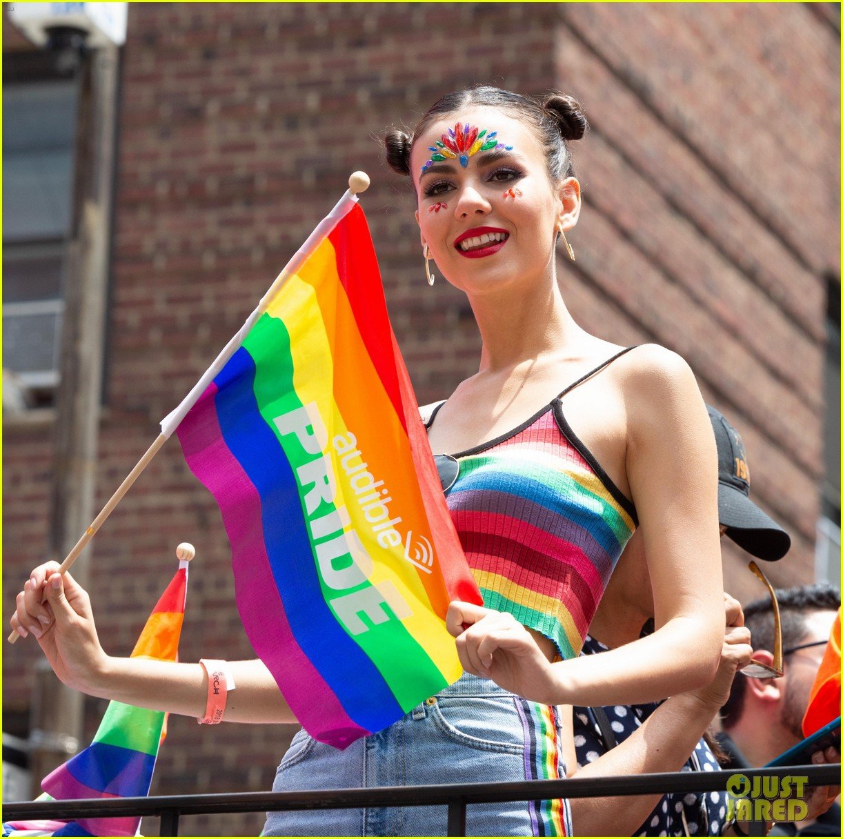 Full Sized Photo of victoria justice shows her colors at nyc pride ...