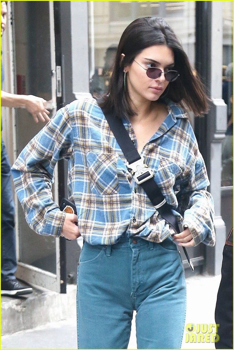 Kendall Jenner Grabs Lunch with Kourtney Kardashian After Eventful NYC