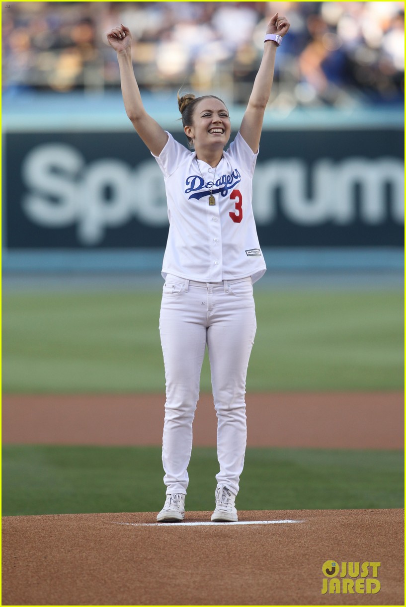 Billie Lourd Throws Out First Pitch at Dodgers' 'Star Wars' Night