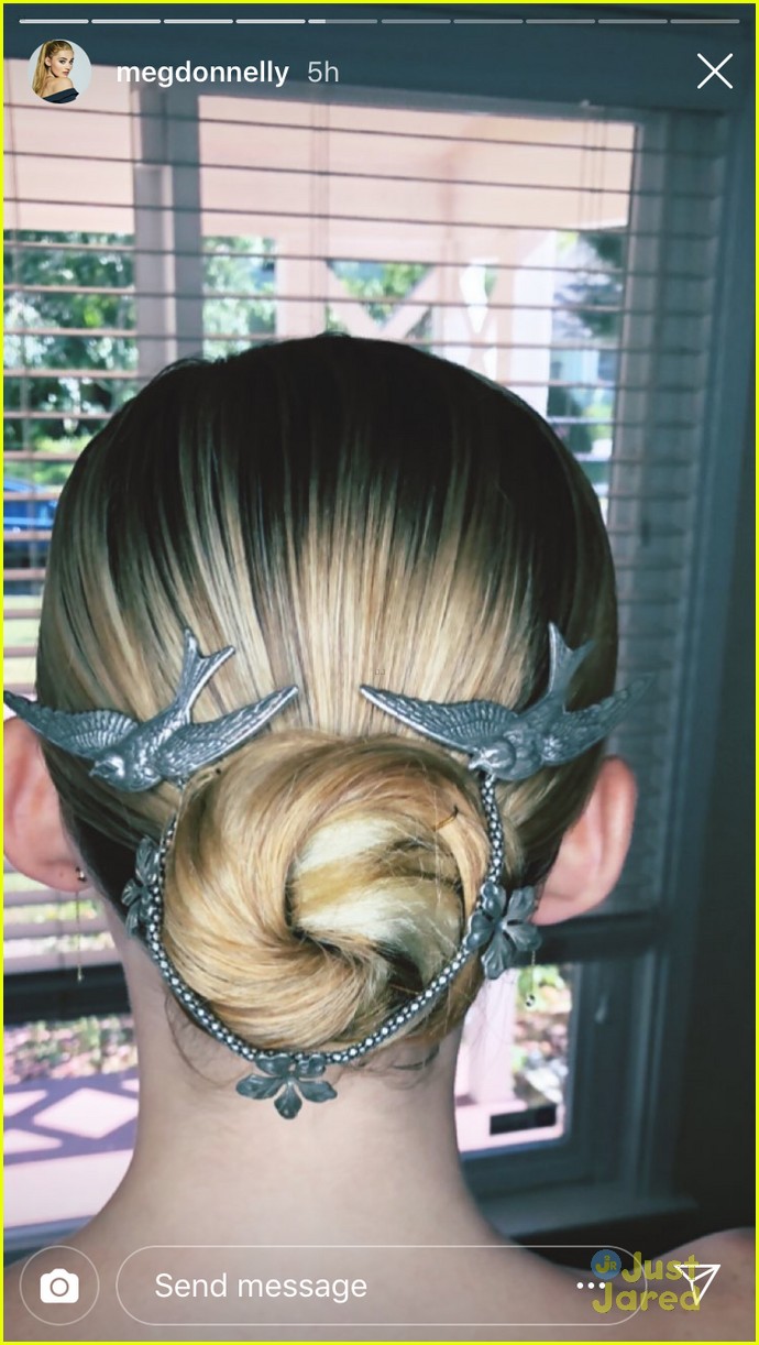 meg donnelly rosanna pansino hair styles ant man premiere 05