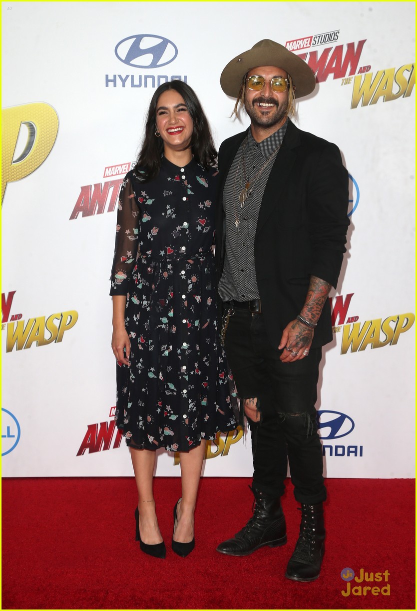 meg donnelly rosanna pansino hair styles ant man premiere 37