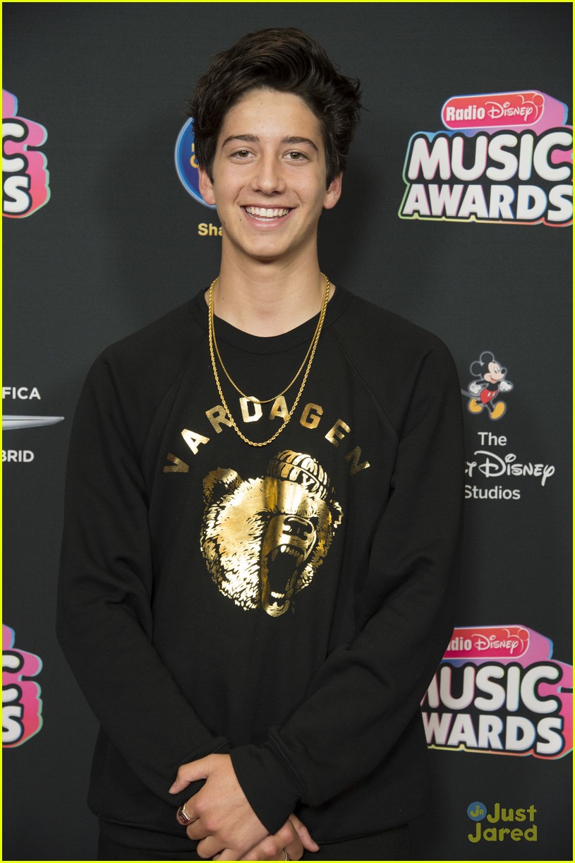 Full Sized Photo of milo manheim emily skinner more rdmas 2018 05