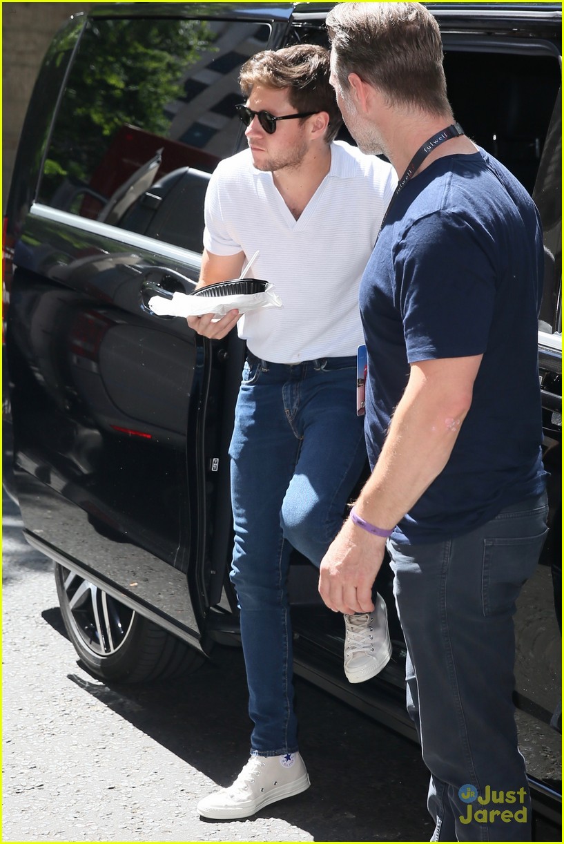 niall horan out shell yourselves corden london 01