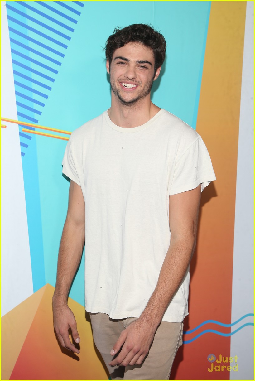 noah centineo hayden byerly wango tango freeform people 01
