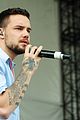 liam payne rocks out at nickelodeon slimefest in chicago 13
