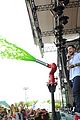 liam payne rocks out at nickelodeon slimefest in chicago 22