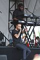liam payne rocks out at nickelodeon slimefest in chicago 25