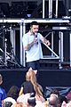 liam payne rocks out at nickelodeon slimefest in chicago 26