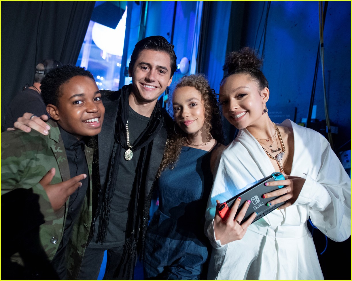 backstage at the radio disney music awards see the moments you missed on tv 18