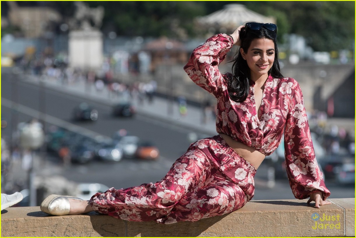 Emeraude Toubia Goes Sightseeing in Paris With Her Mom After