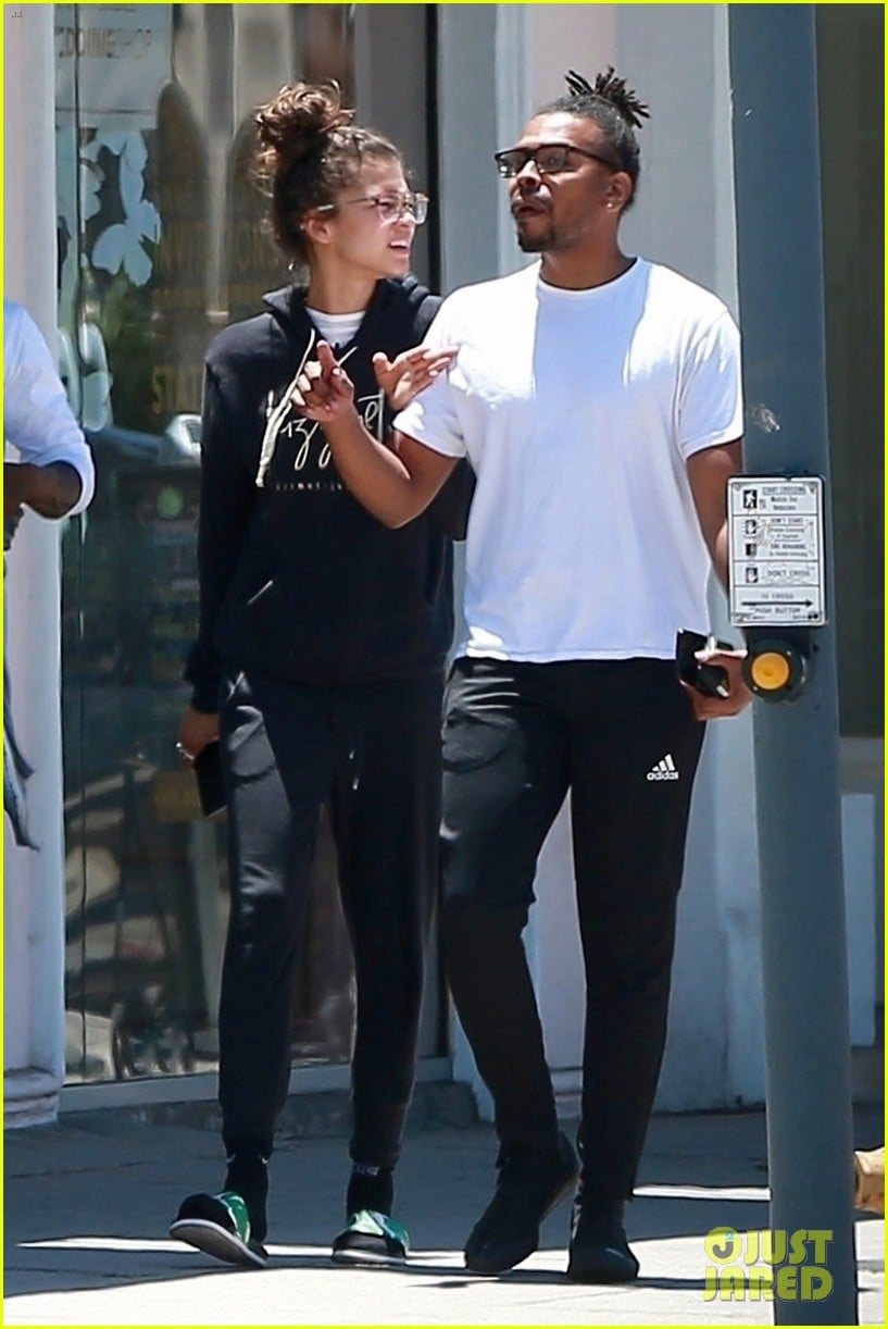 Full Sized Photo of zendaya is all smiles while shopping with her