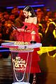 zendaya presents chadwick boseman with best performance in a movie at mtv movie tv awards 13