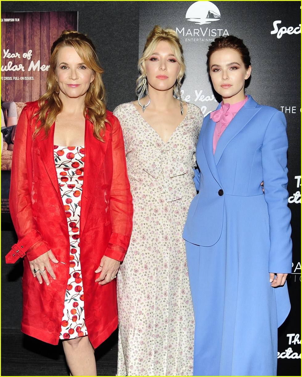 Zoey & Madelyn Deutch Make 'The Year of Spectacular Men' Premiere in