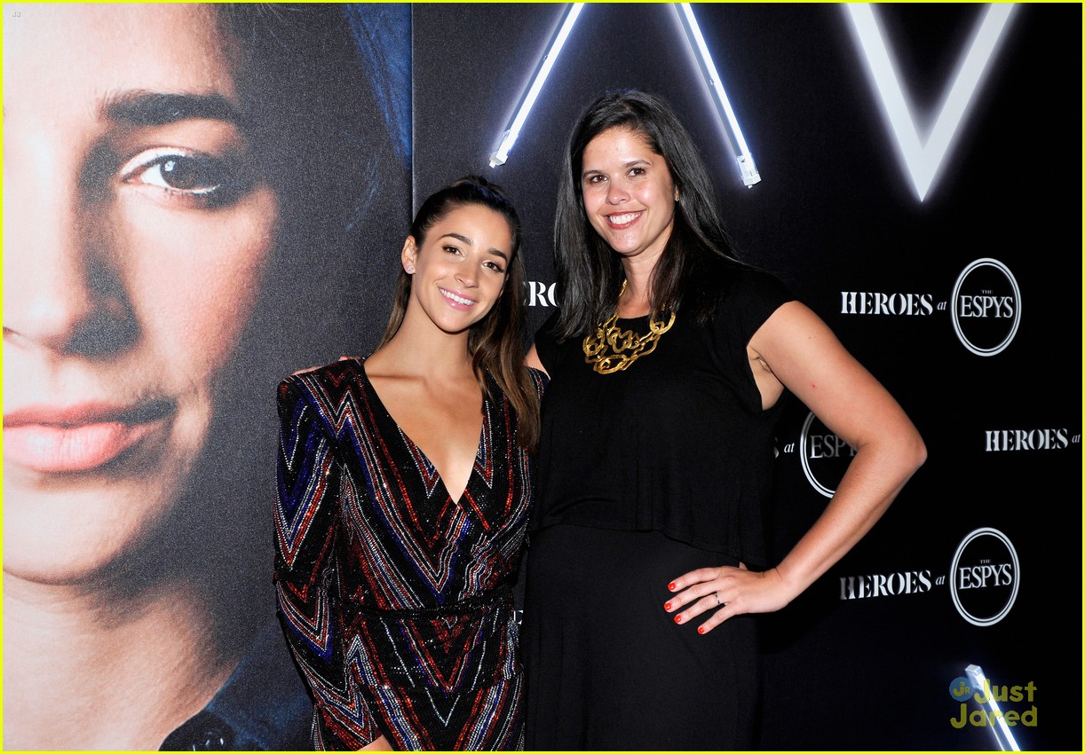 Full Sized Photo of aly raisman victoria arlen sharna burgess heroes