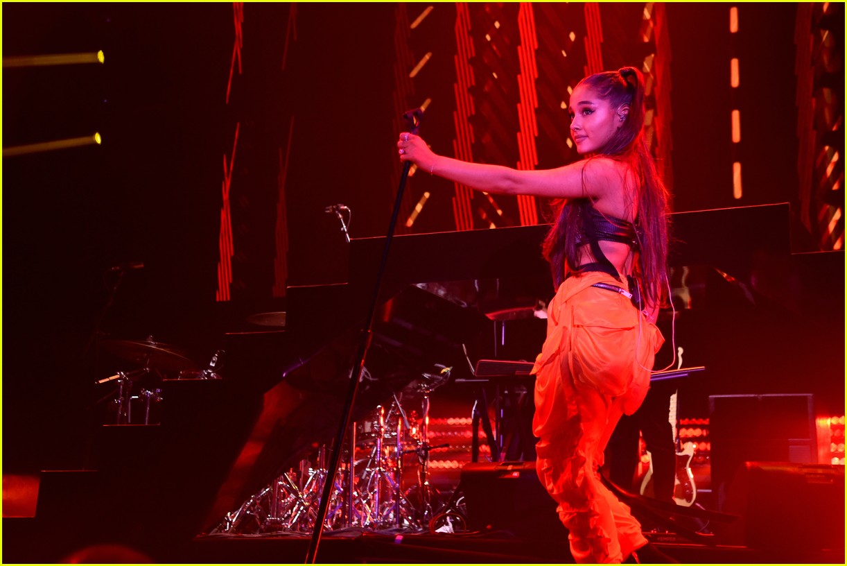 ariana grande julia michaels kelsea ballerini amazon prime day 01 4