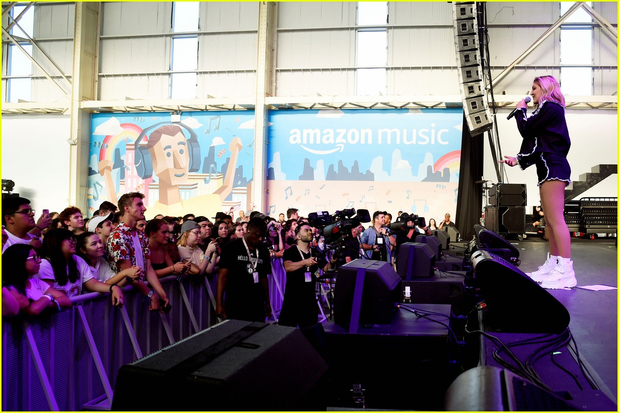 ariana grande julia michaels kelsea ballerini amazon prime day 66