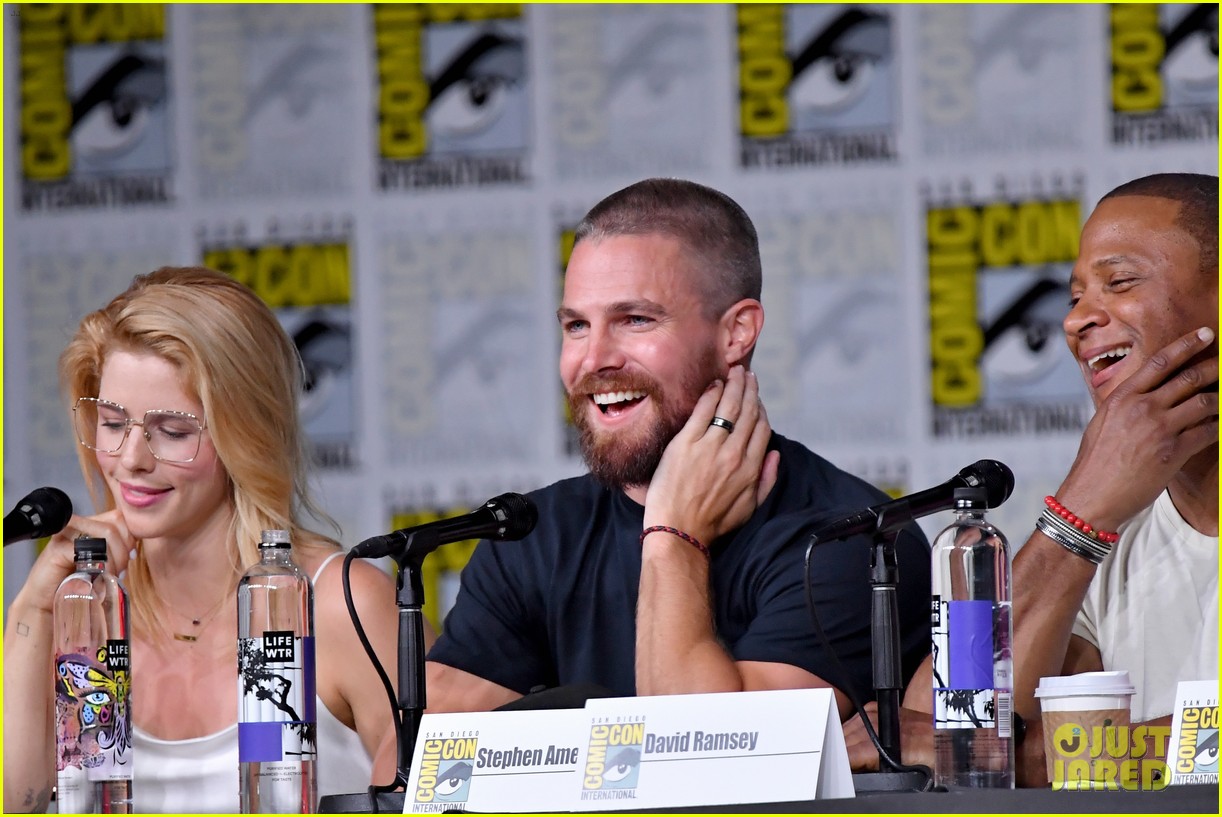 The 'Arrow' Cast Debuts Season 7 Trailer at ComicCon Watch! Photo