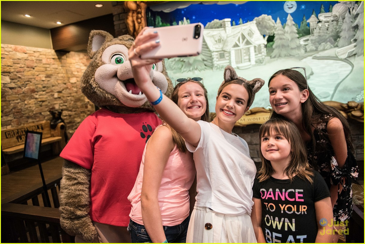 Bailee Madison Takes Fun Family Vacation To Great Wolf Lodge in