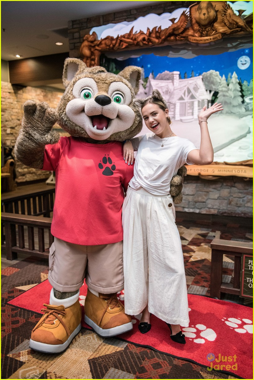 Bailee Madison Takes Fun Family Vacation To Great Wolf Lodge in