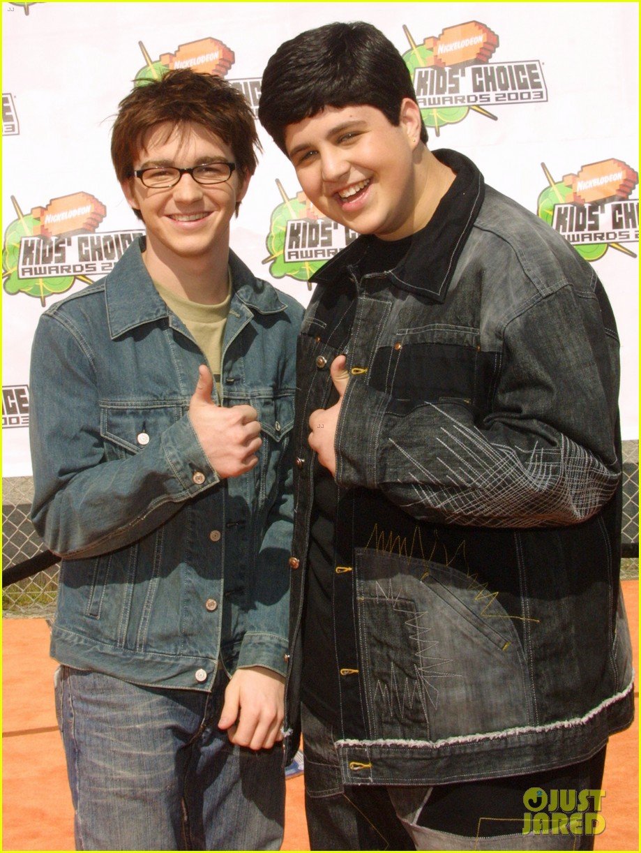 drake bell visits drake and josh house but its gone 04