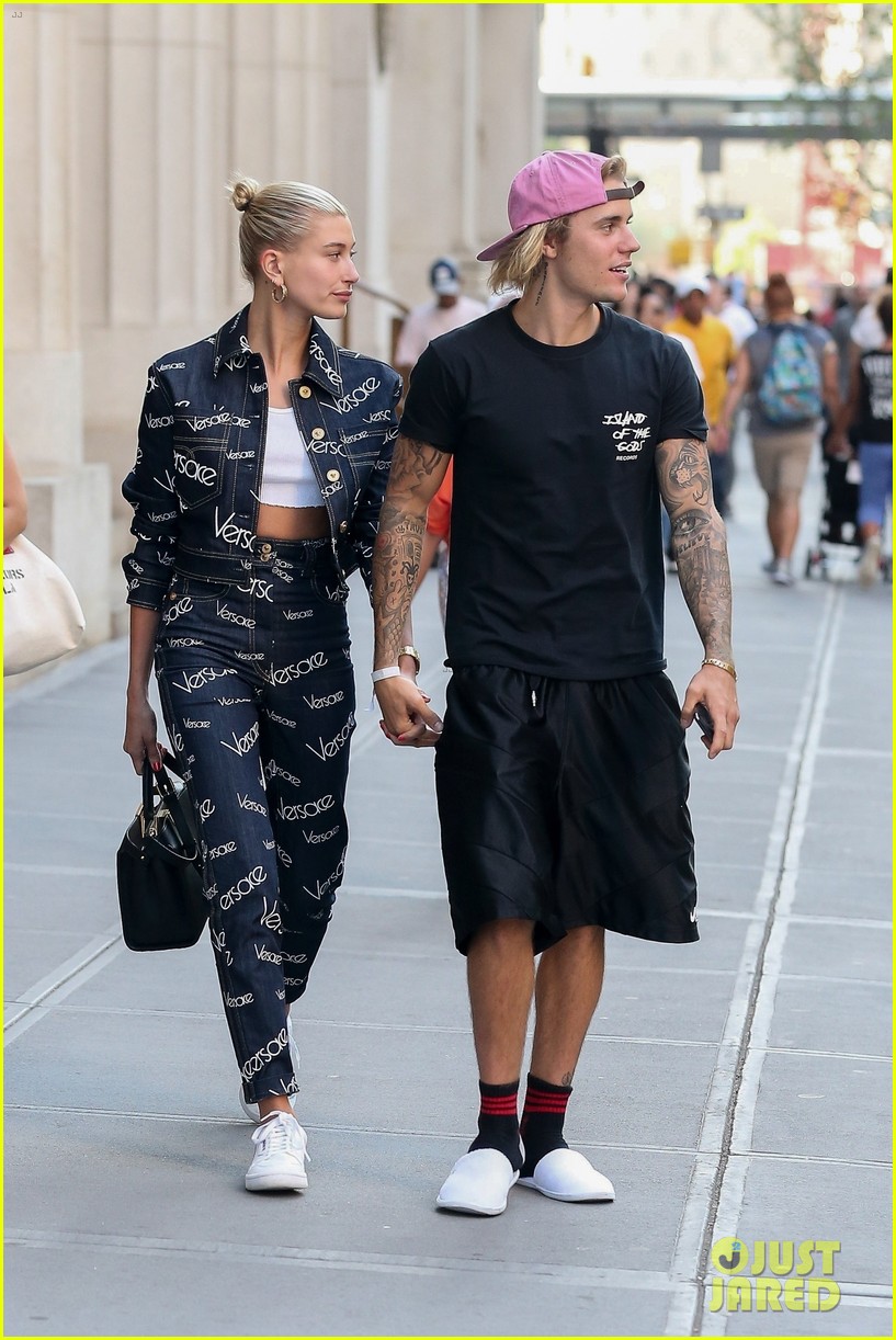 Justin Bieber Holds Hands With Hailey Baldwin After Sushi Date Photo 1171104 Photo Gallery