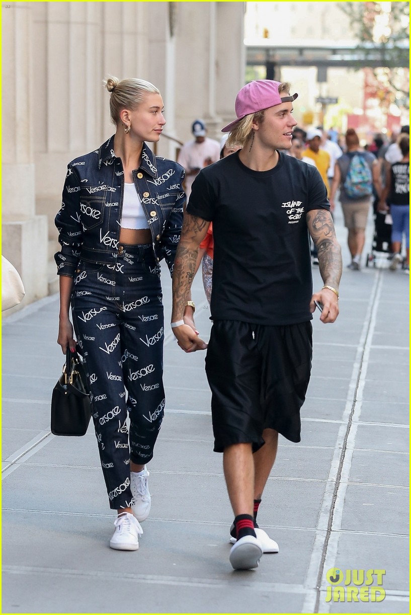 Justin Bieber Holds Hands With Hailey Baldwin After Sushi Date Photo 1171105 Photo Gallery