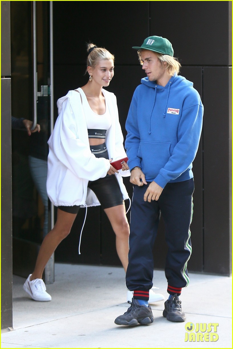 Justin Bieber & Hailey Baldwin Are All Smiles on NYC Dinner Date ...