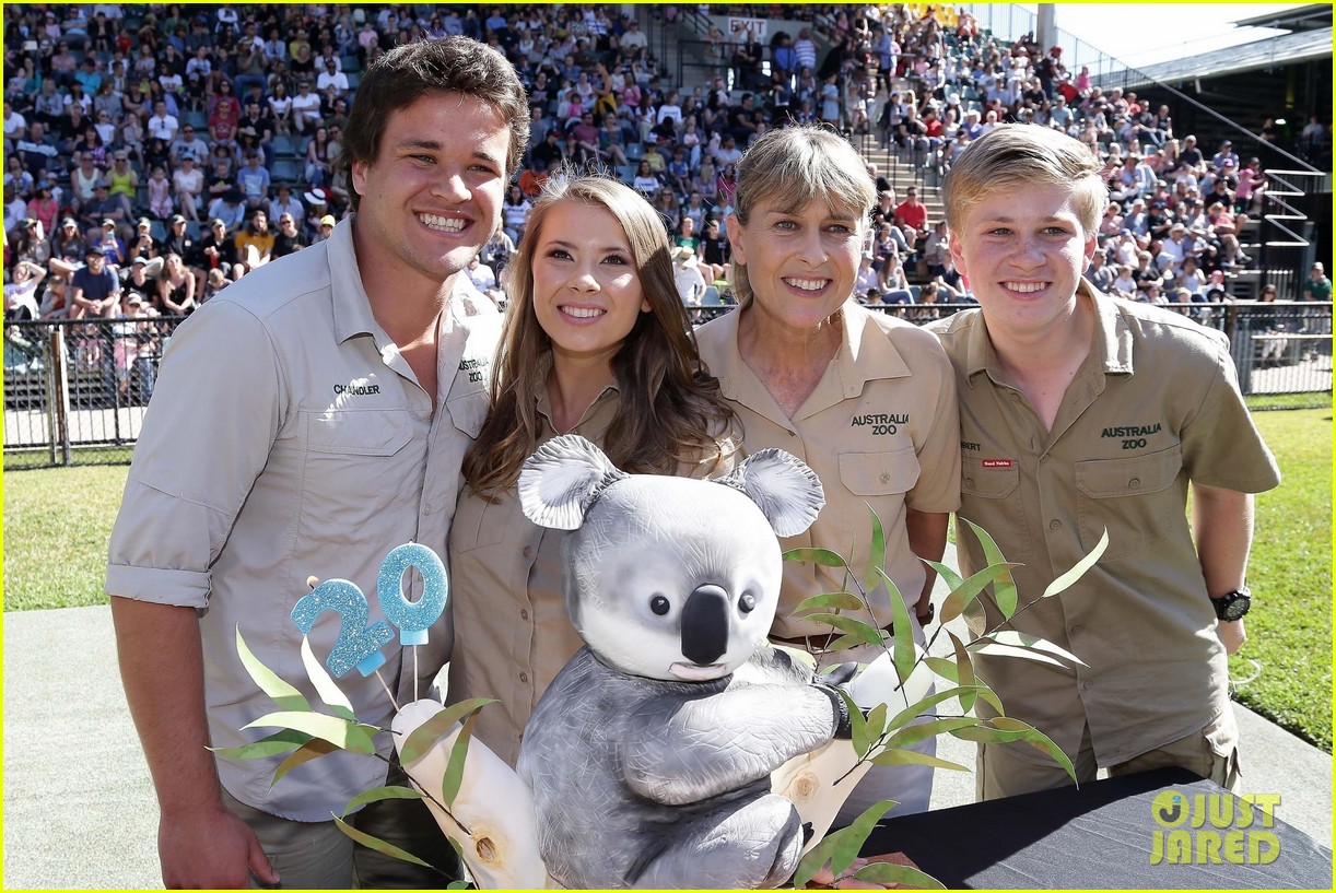 Bindi Irwin Celebrates 20th Birthday With Koala Cake | Photo 1174672