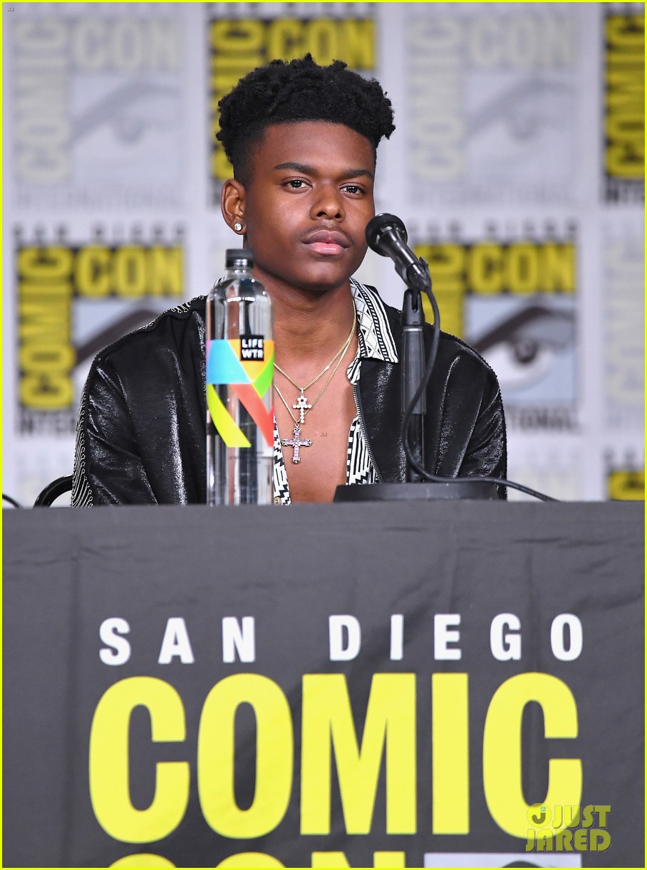 Full Sized Photo of olivia holt aubrey joseph cloak dagger comic con 19