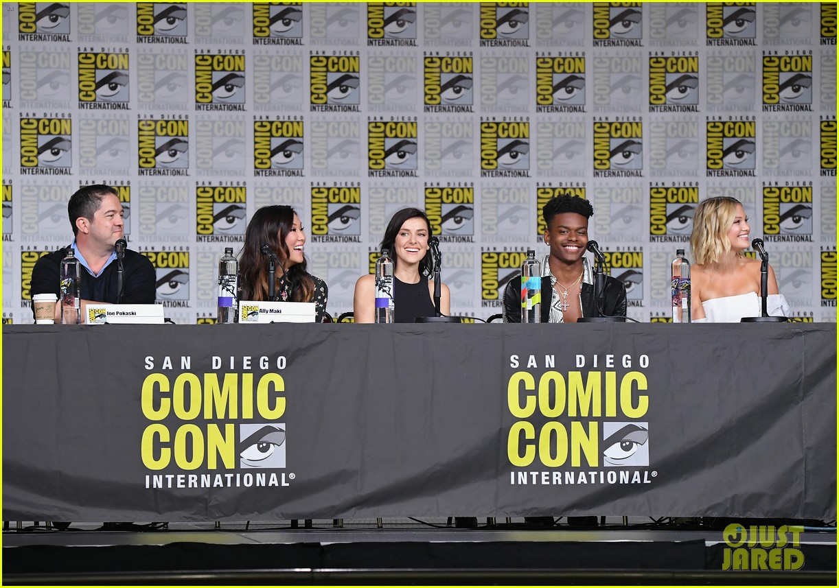 Olivia Holt And Aubrey Joseph Announce Cloak And Dagger Season 2 At Comic